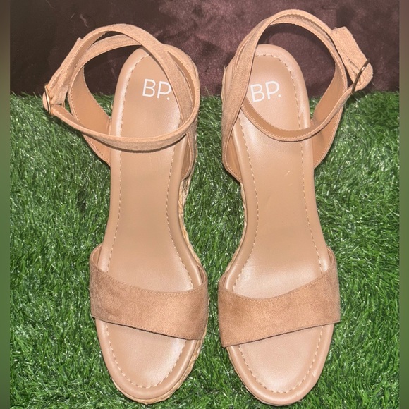 Wedge open toe heels by B.P. Size 7.5 - Picture 4 of 5